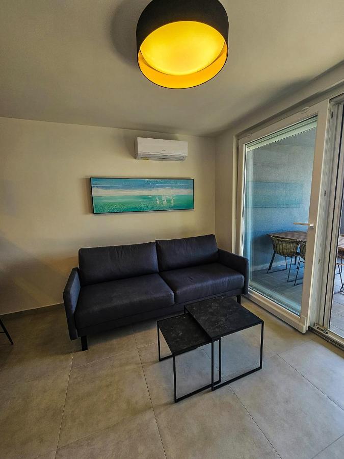 Aenona Beach Apartment Nin Luaran gambar